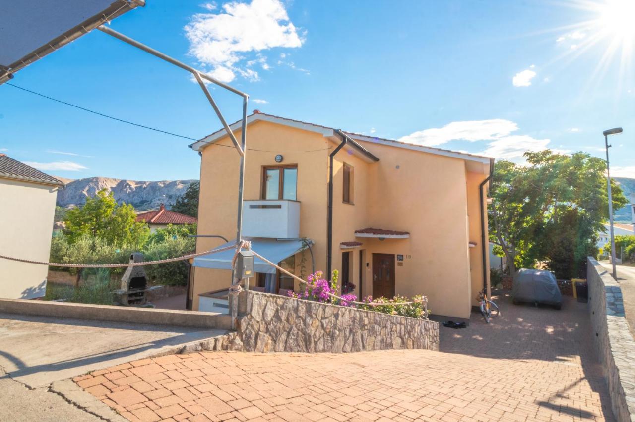 Apartments Dujmovic With Terrace Baška Eksteriør billede