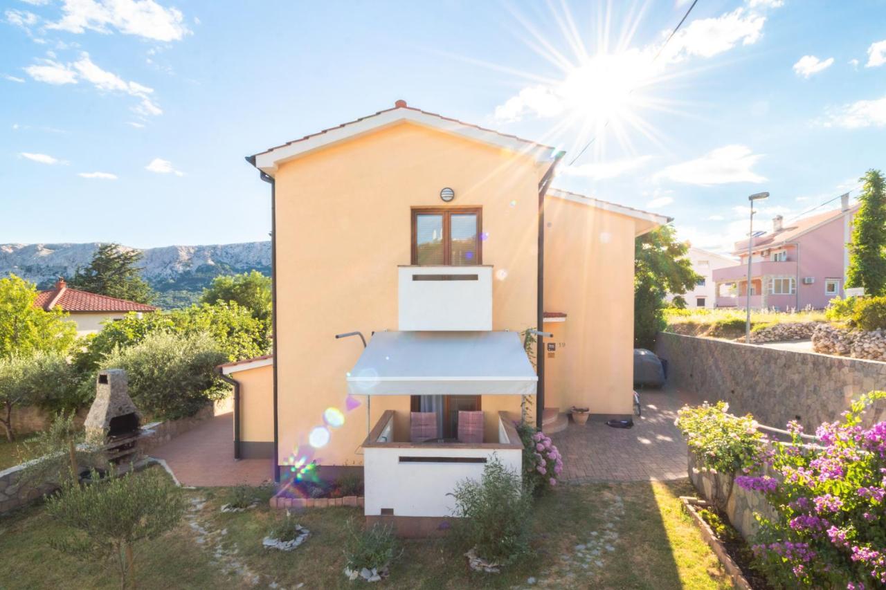 Apartments Dujmovic With Terrace Baška Eksteriør billede