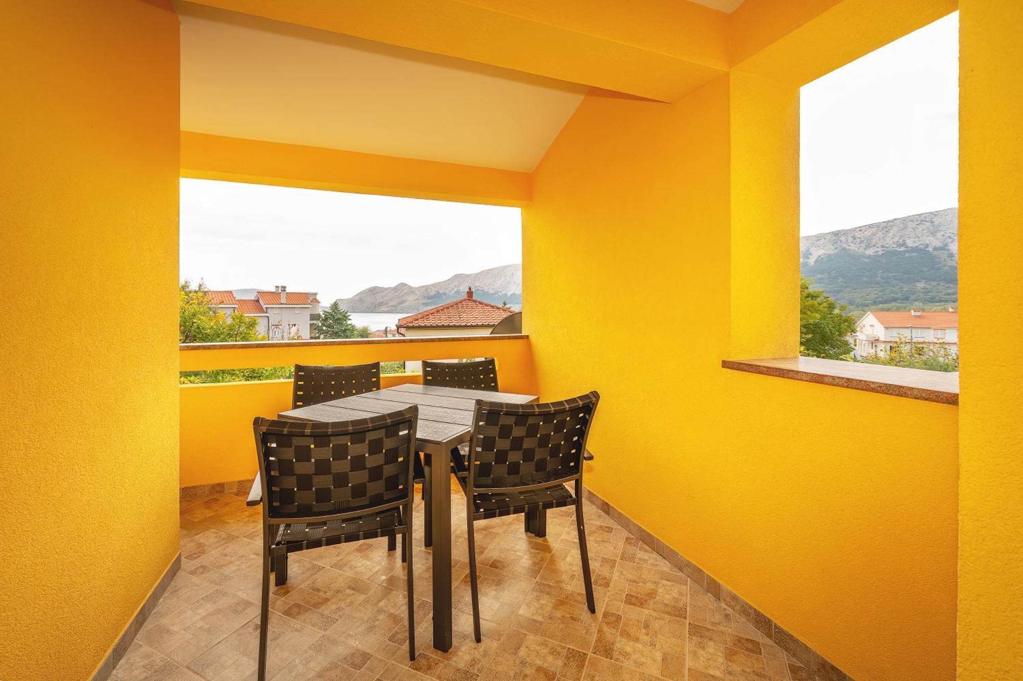 Apartments Dujmovic With Terrace Baška Eksteriør billede