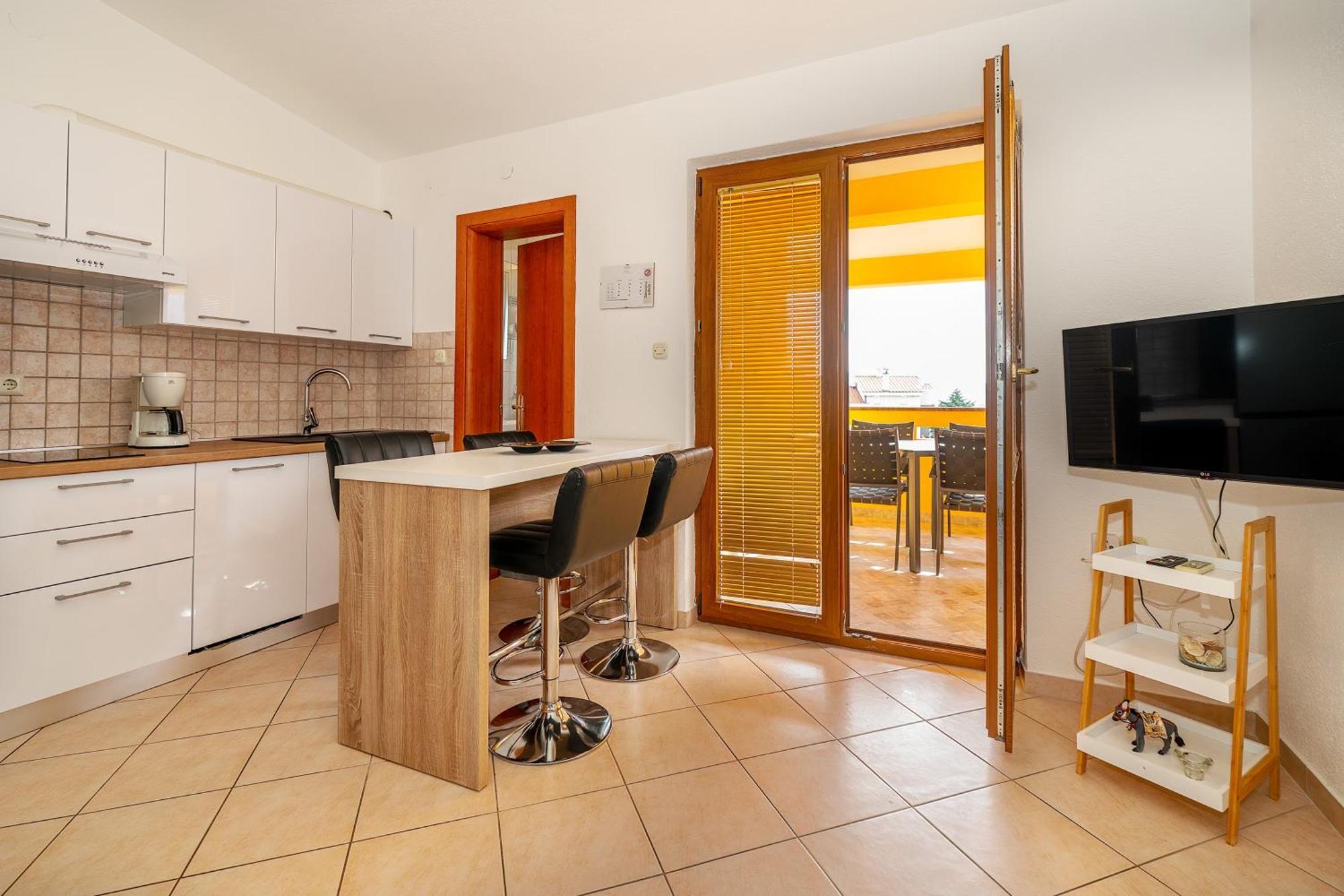 Apartments Dujmovic With Terrace Baška Eksteriør billede