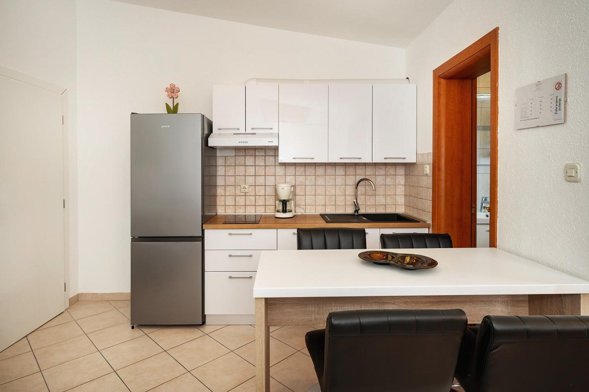 Apartments Dujmovic With Terrace Baška Eksteriør billede